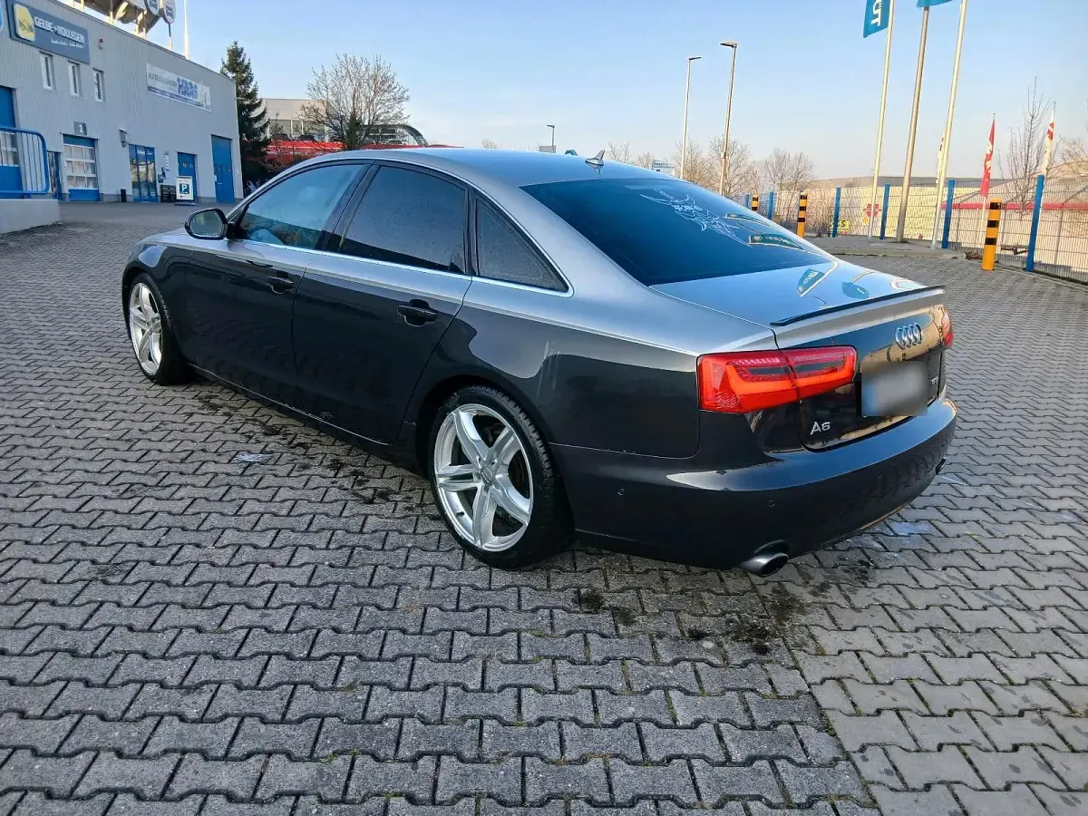 Gebraucht Audi A6 Comfort 180 PS (132 kW) 2011 Grau Limousine