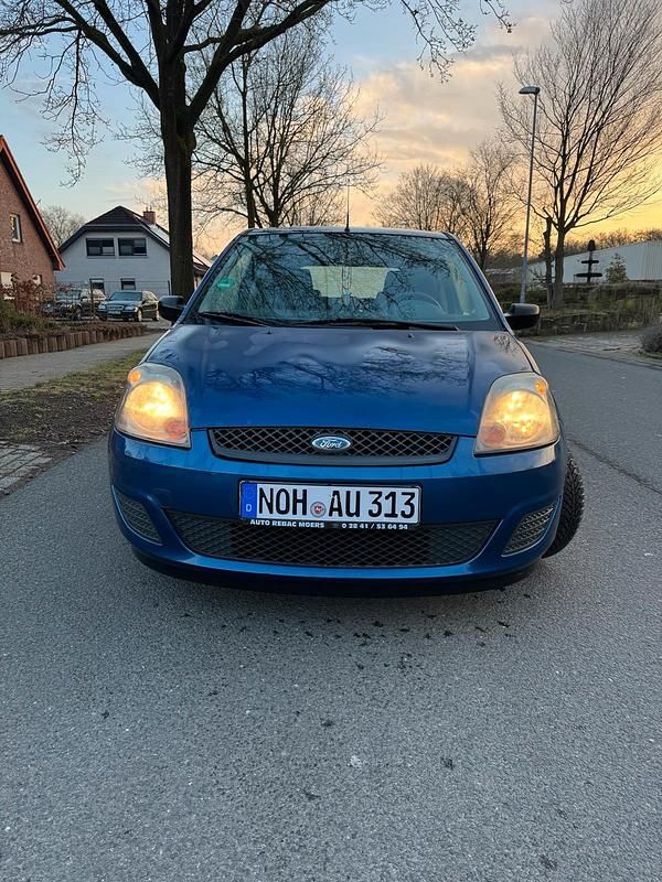 Blau Gebraucht 2007 Ford Fiesta Limousine | 750 € - Bild 1/4