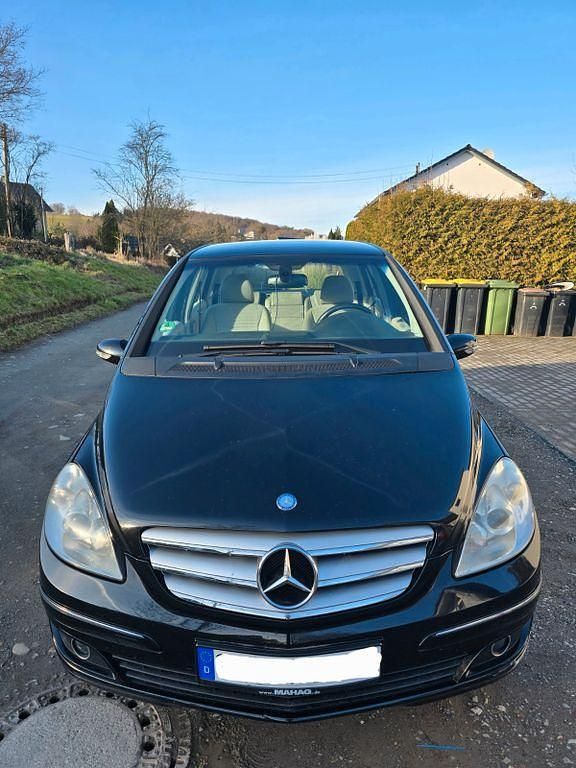 Gebraucht Mercedes B150 95 PS (69 kW) 2007 Schwarz Van / Kleinbus