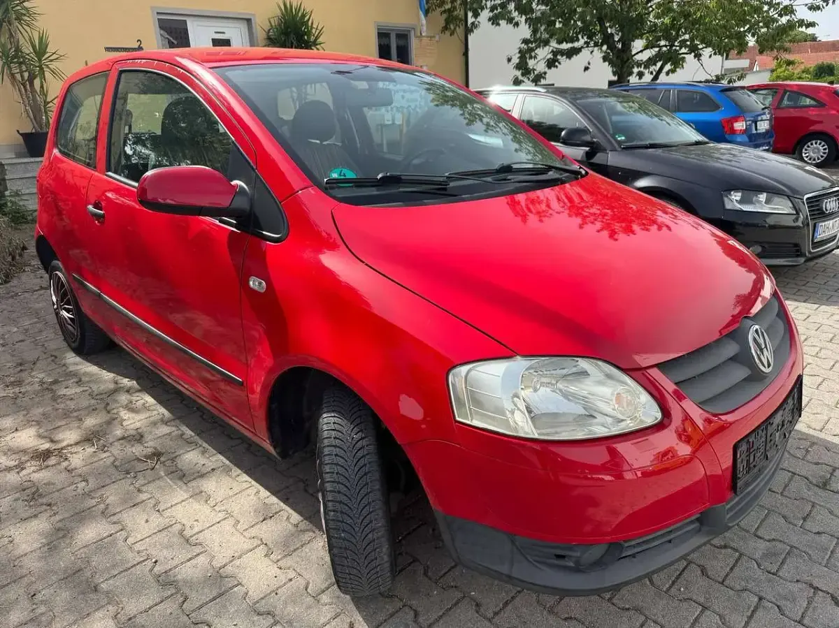Gebraucht VW Fox Basis 54 PS (39 kW) 2007 Tornadorot Kleinwagen