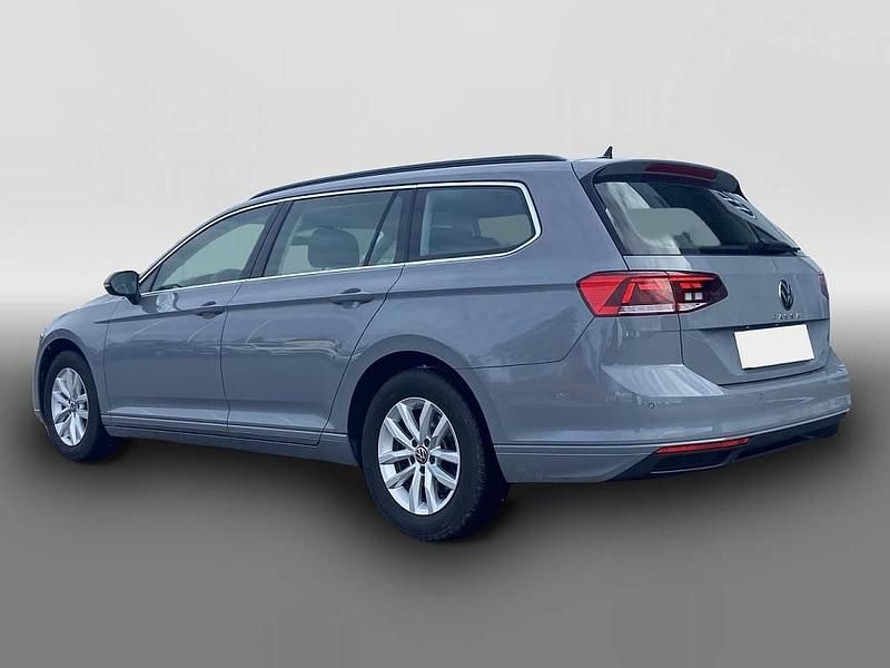 Gebraucht VW Passat Business 122 PS (89 kW) 2022 Grau Kombi