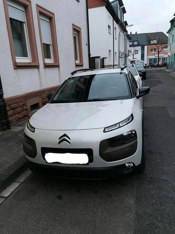 Gebraucht Citroën C4 Cactus 99 PS (72 kW) 2014 Weiß Kleinwagen