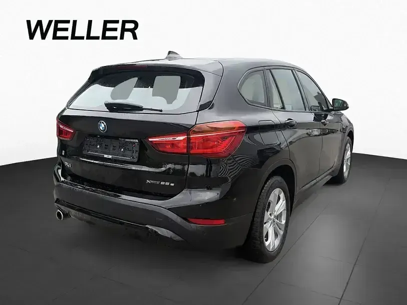 Gebraucht BMW X1 Advantage 220 PS (161 kW) 2022 Schwarz ii (schwarz) SUV