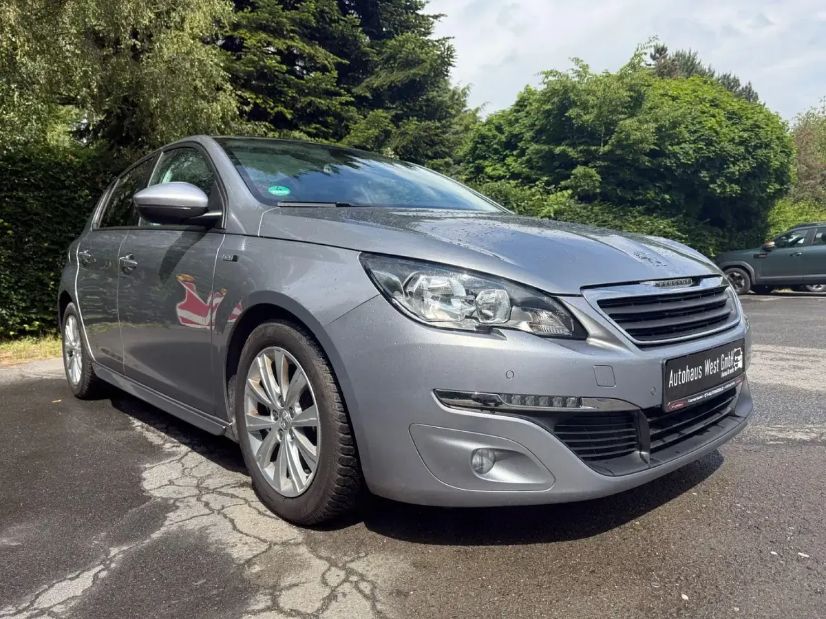 Gebraucht Peugeot 308 Style 110 PS (80 kW) 2017 Grau Limousine