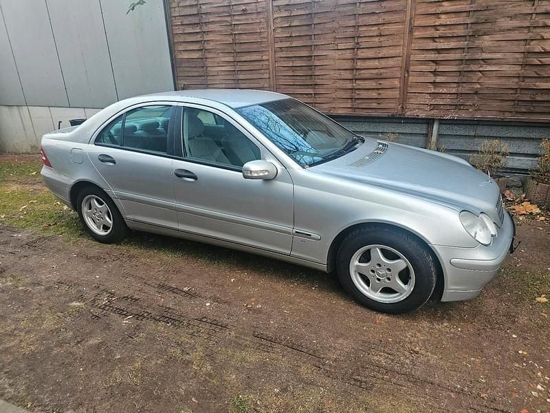 Silber Gebraucht 2000 Mercedes C180 Limousine | 1.850 € (Guter Preis) - Bild 1/4