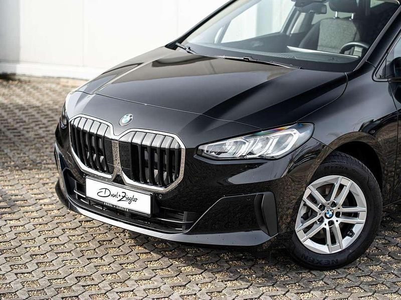 Używany BMW 220 Active Tourer Performance 170 KM (125 kW) 2025 Czarny Minivan