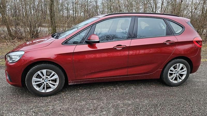 Gebraucht BMW 218 Advantage 136 PS (100 kW) 2016 Rot Kombi