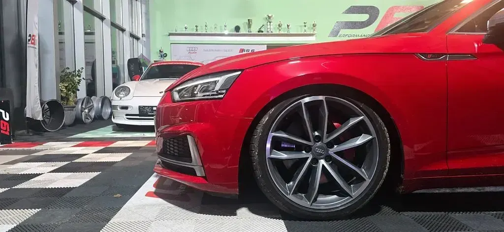 Używany Audi S5 Sport 354 KM (260 kW) 2017 Czerwony Coupe
