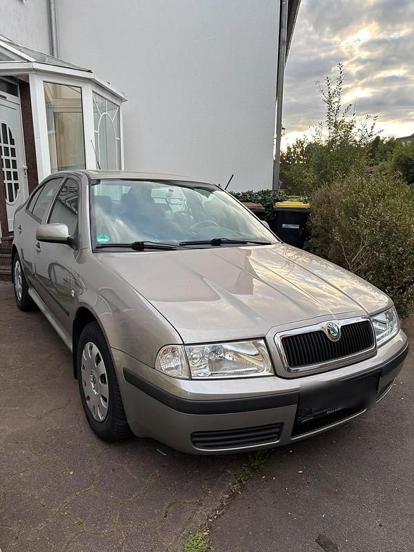 Gold Gebraucht 2007 Skoda Octavia Limousine | 1.790 € (Superpreis) - Bild 1/4
