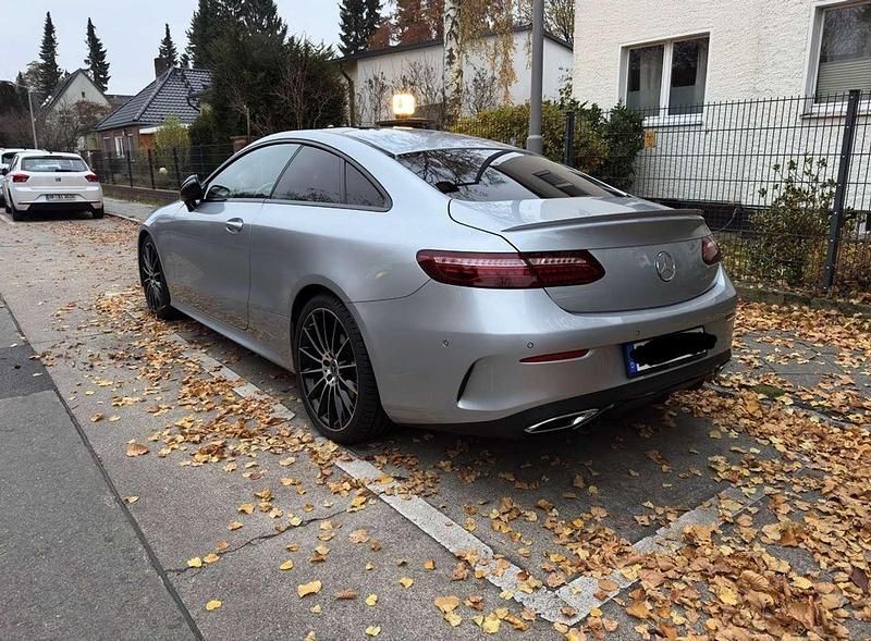 Gebraucht Mercedes E220 194 PS (142 kW) 2021 Grau Coupé