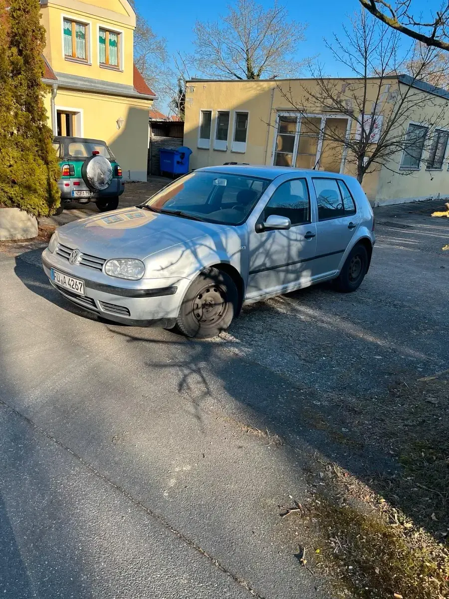 Gebraucht VW Golf IV 110 PS (80 kW) 2001 Silber Kleinwagen