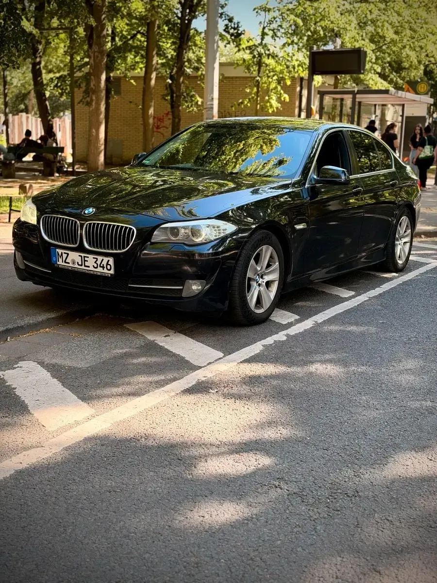 Gebraucht BMW 525 204 PS (150 kW) 2011 Schwarz Limousine
