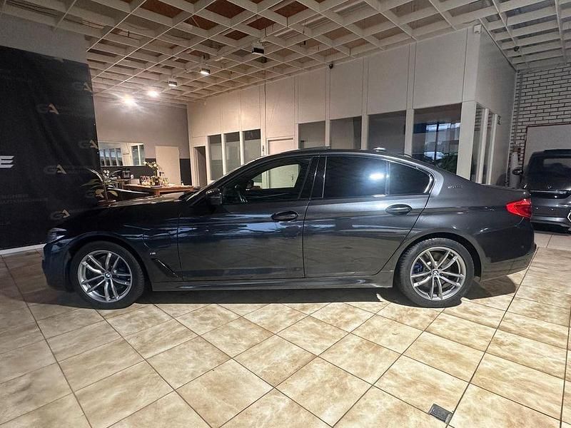 Gebraucht BMW 530e M Sport 184 PS (135 kW) 2018 Grau Limousine
