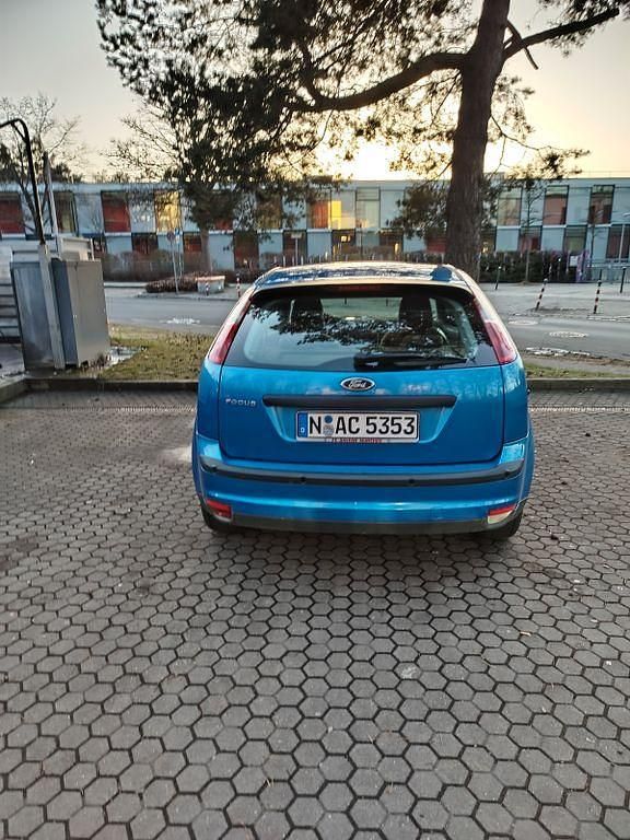 Gebraucht Ford Focus Trend 101 PS (74 kW) 2005 Blau Limousine