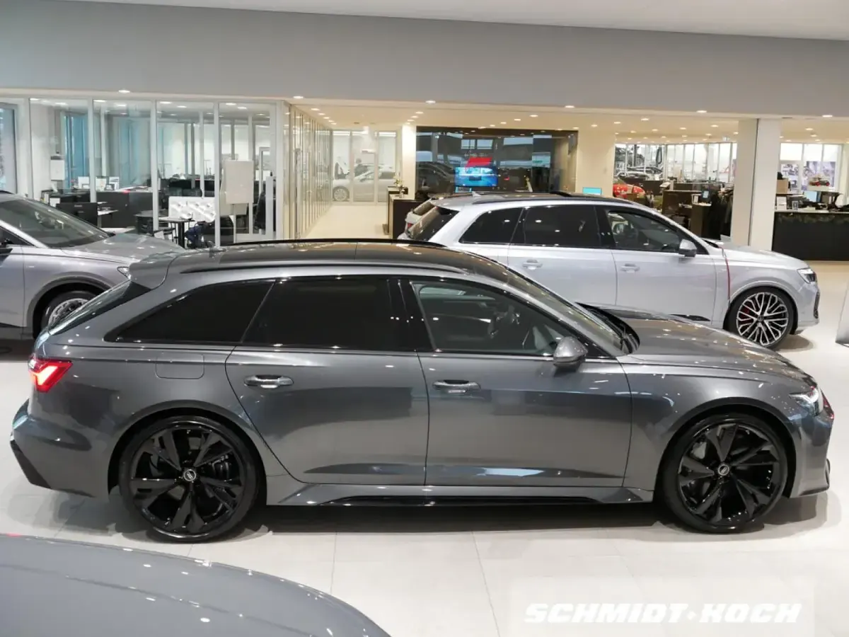 Neu Audi RS6 Comfort 600 PS (441 kW) 2026 Daytonagrau perleffekt (grau) Kombi