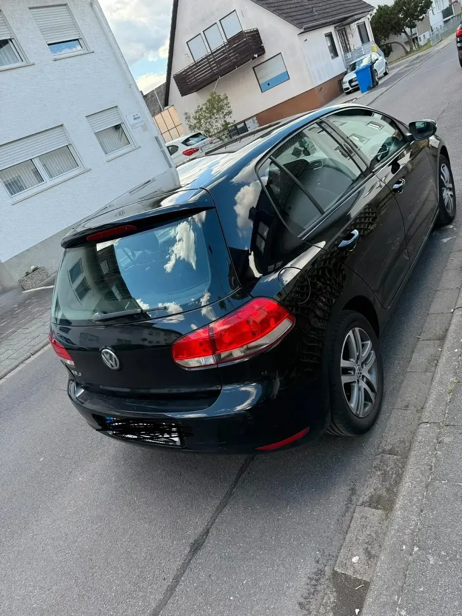 Gebraucht VW Golf VI 105 PS (77 kW) 2009 Schwarz Kleinwagen