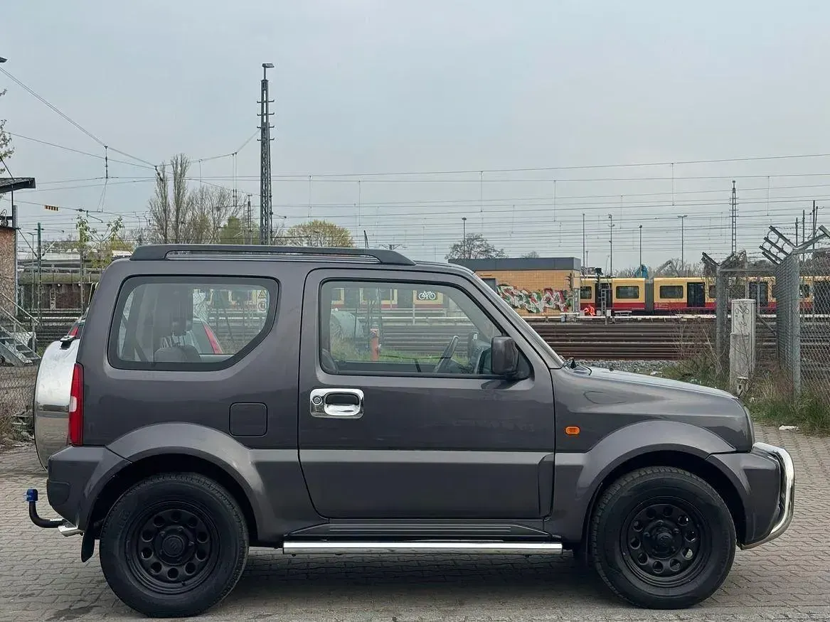 Gebraucht Suzuki Jimny Ranger 86 PS (63 kW) 2010 Grau SUV