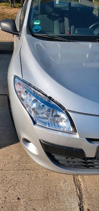 Gebraucht Renault Mégane 110 PS (80 kW) 2012 Silber Limousine