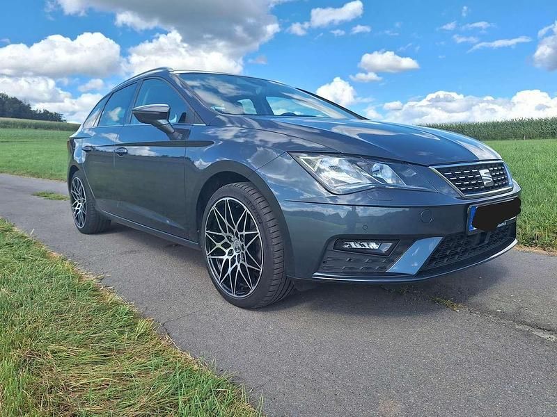 Grau Gebraucht 2020 Seat Leon ST Kombi | 14.000 € (Fairer Preis) - Bild 1/4