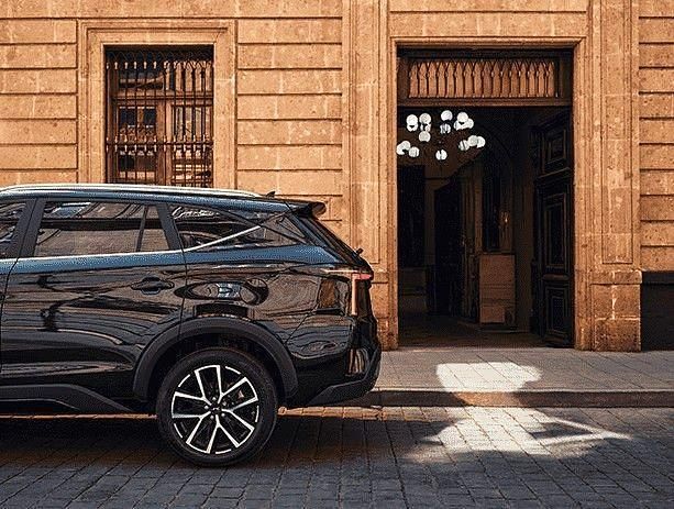 Neu JAC JS8 174 PS (127 kW) 2026 Schwarz SUV