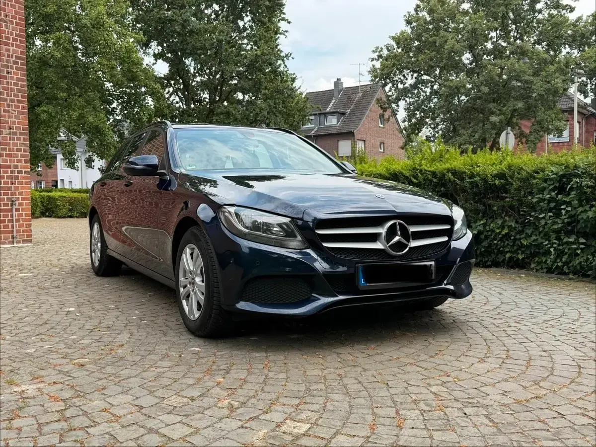Gebraucht Mercedes C180 116 PS (85 kW) 2017 Blau Kombi