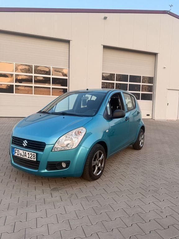 Gebraucht Suzuki Splash 65 PS (47 kW) 2009 Blau Kleinwagen