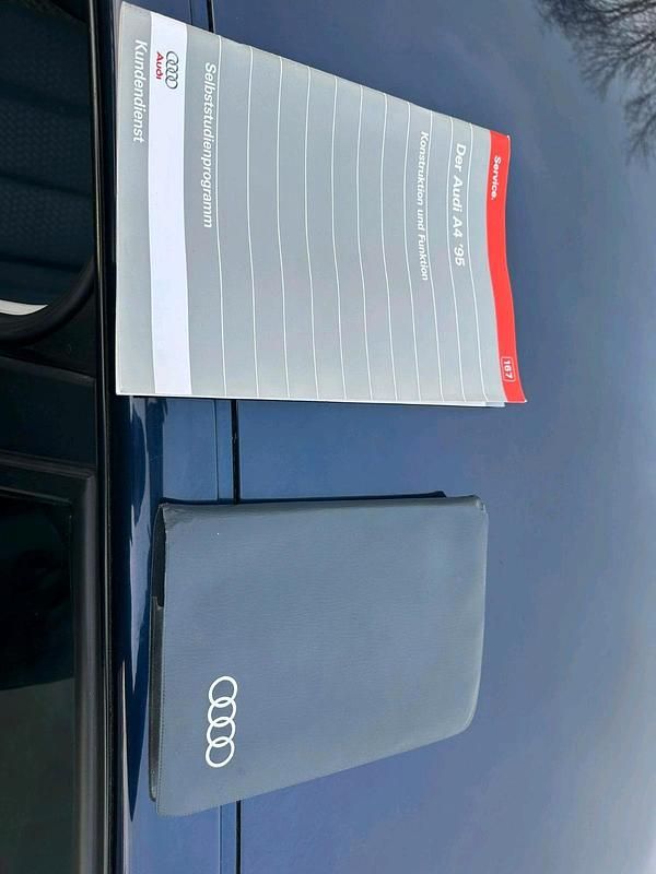 Second-hand Audi A4 101 CP (74 kW) 1995 Albastru Berlinǎ