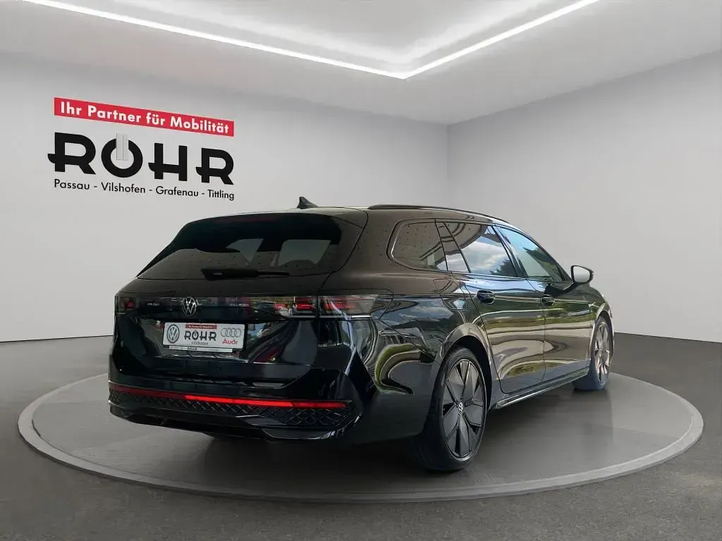 Gebraucht VW Passat R-line 193 PS (141 kW) 2025 Grenadillschwarz metallic Kombi