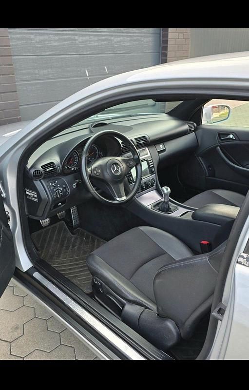 Second-hand Mercedes CLC200 2009 Argintiu Hatchback