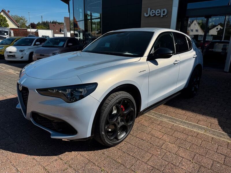 Blau Gebraucht 2025 Alfa Romeo Stelvio Veloce SUV | 59.890 € - Bild 1/4