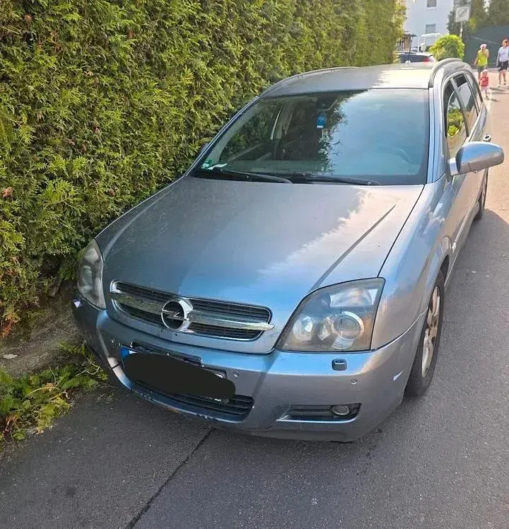 Begagnad Opel Vectra 155 HK (114 kW) 2004 Grå Kombi