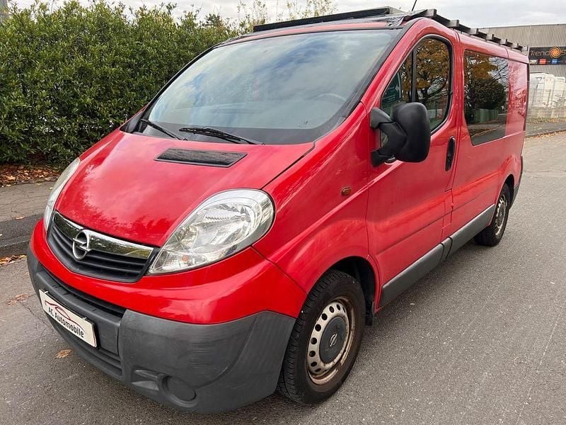 Rot Gebraucht 2008 Opel Vivaro Van / Kleinbus | 5.800 € (Guter Preis) - Bild 1/4