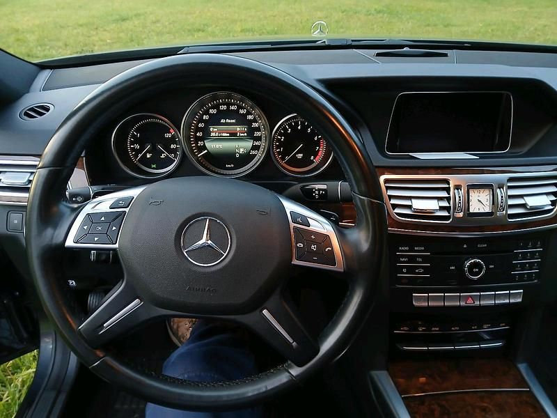 Gebraucht Mercedes E200 184 PS (135 kW) 2015 Grau Limousine