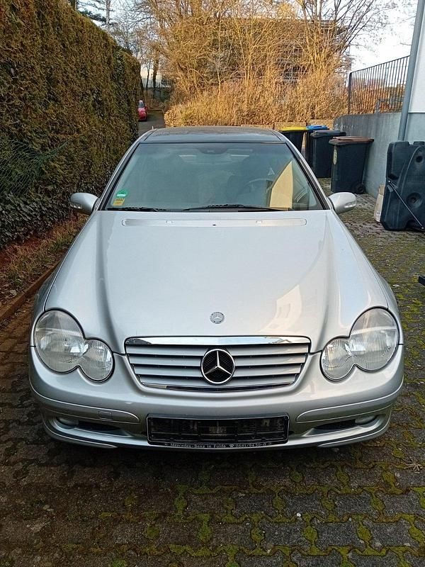 Silber Gebraucht 2001 Mercedes 320 Coupé | 3.500 € - Bild 1/4