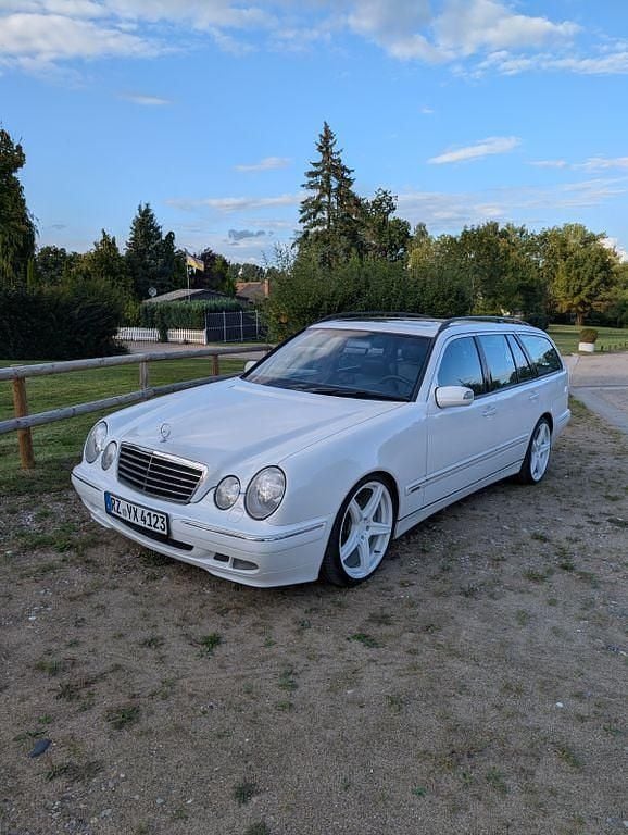 Weiß Gebraucht 2000 Mercedes E430 Avantgarde Limousine | 9.850 € (Fairer Preis) - Bild 1/4