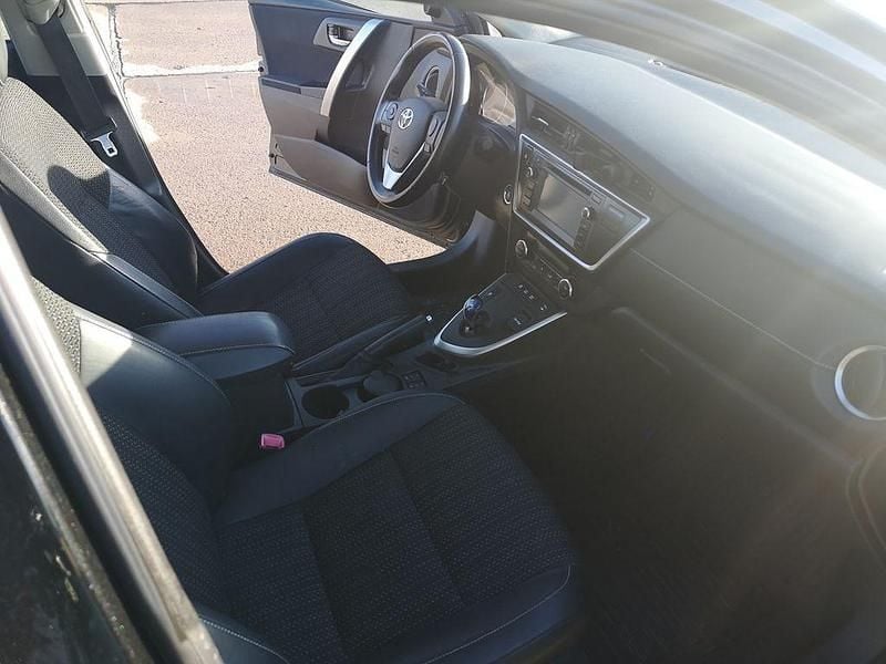 Gebraucht Toyota Auris Comfort 136 PS (100 kW) 2014 Schwarz Limousine