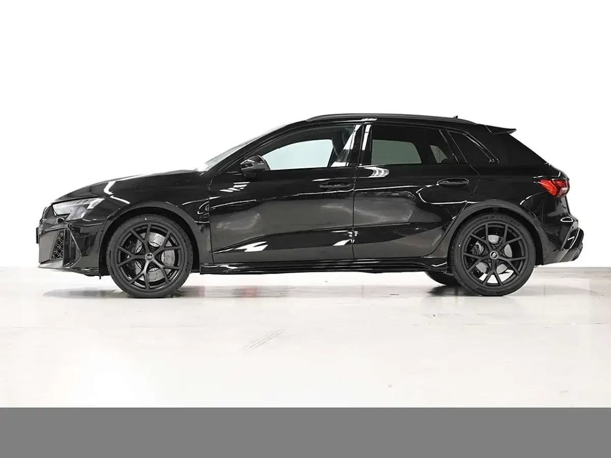 Gebraucht Audi RS3 400 PS (294 kW) 2026 Mythosschwarz metallic Limousine