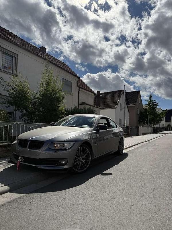 Gebraucht BMW 320 184 PS (135 kW) 2010 Coupé