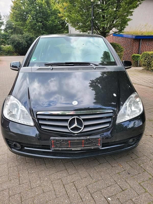 Schwarz Gebraucht 2009 Mercedes A160 Limousine | 1.800 € (Fairer Preis) - Bild 1/4