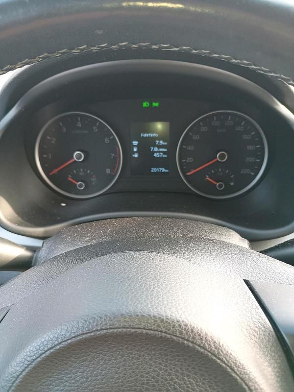 Gebraucht Kia Rio 84 PS (61 kW) 2018 Blau Kleinwagen