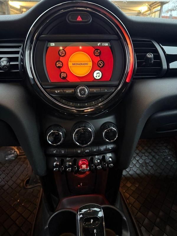 Second-hand Mini Cooper 136 CP (100 kW) 2019 Bej Hatchback