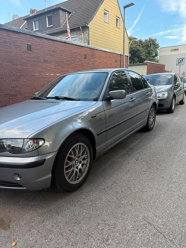 Silber Gebraucht 2005 BMW 318 Limousine | 1.200 € (Superpreis) - Bild 1/4