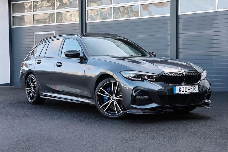 Gebraucht BMW 330e Performance 258 PS (189 kW) 2021 Grau Kombi