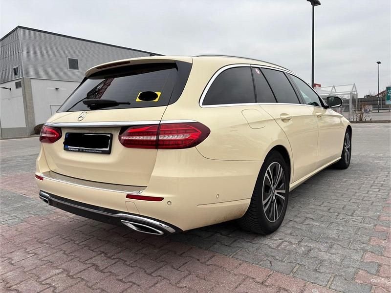 Gebraucht Mercedes E200 160 PS (117 kW) 2022 Beige Kombi