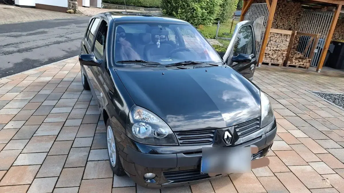 Gebraucht Renault Clio II Authentique 75 PS (55 kW) 2004 Schwarz Limousine