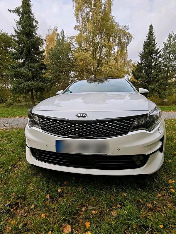 Weiß Gebraucht 2016 Kia Optima Limousine | 8.500 € (Superpreis) - Bild 1/4