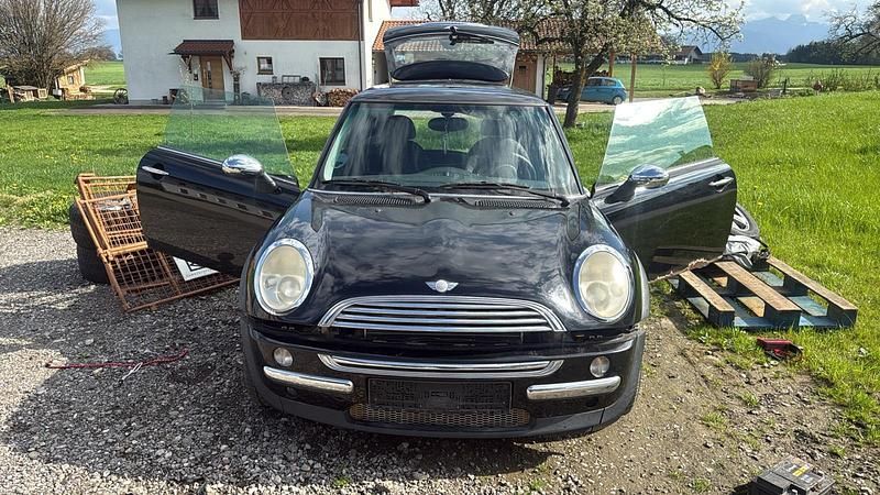 Second-hand Mini Cooper 90 CP (66 kW) 2003 Negru Hatchback
