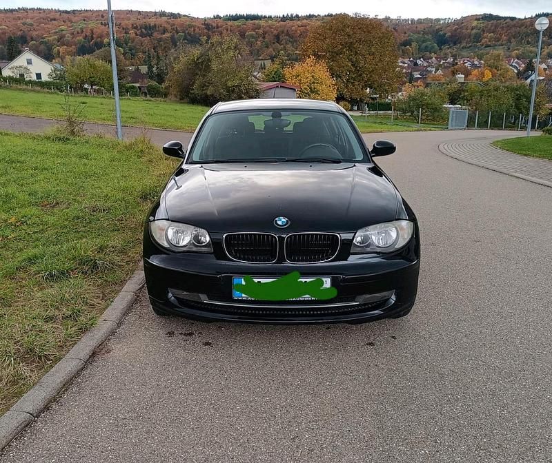 Gebraucht BMW 116 122 PS (89 kW) 2007 Schwarz Kleinwagen