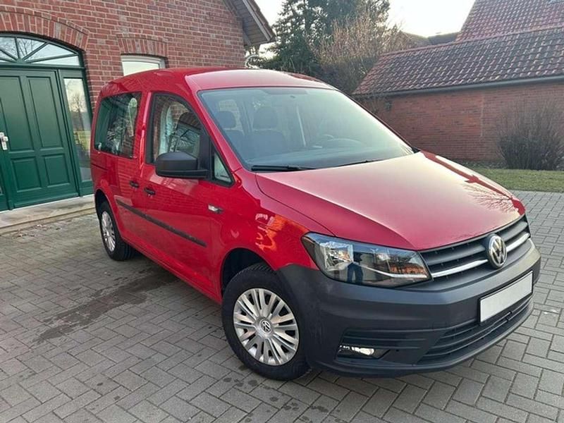 Gebraucht VW Caddy Trendline 102 PS (75 kW) 2017 Rot Van / Kleinbus