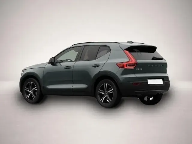 Neu Volvo XC40 Plus 163 PS (119 kW) 2026 Manufacturer SUV
